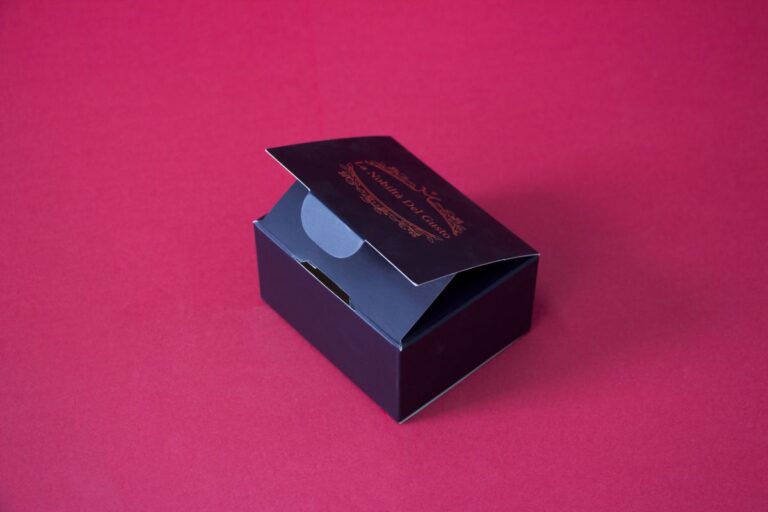 Clothing packaging — custom cardboard box by Pergament printing house
