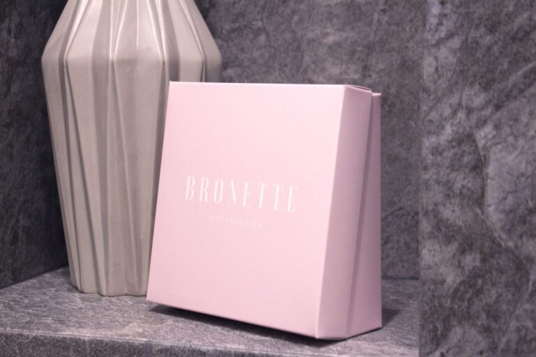 Clothing packaging — custom cardboard box by Pergament printing house